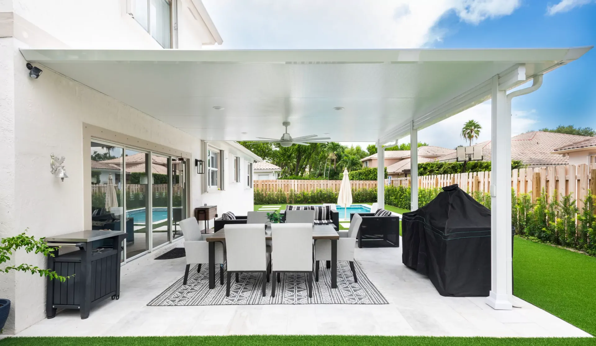 Moderno Patio Cover